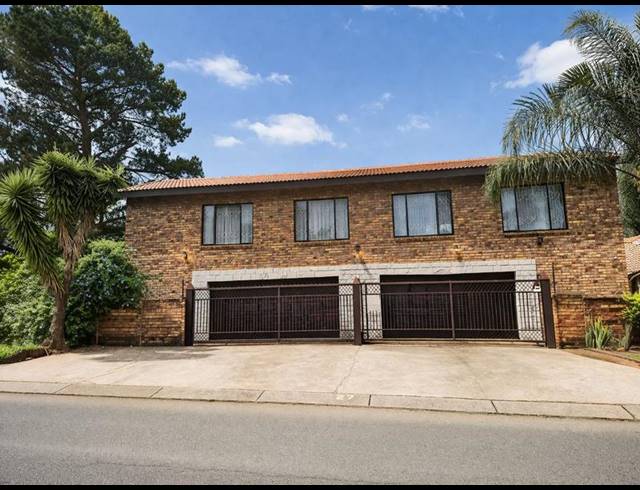 7 BEDROOM HOUSE FOR SALE IN HEUWELOORD